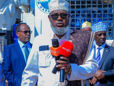 Nimcadu way wadhantahay tacab uun baa laynooga baahnyahay … Suldaan ismaaciil sheekh cumar…